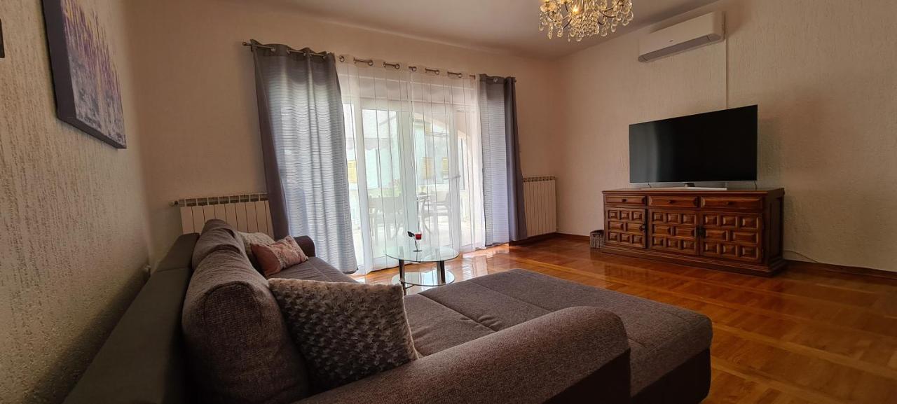 Apartment Garden & Sea Волоско Экстерьер фото